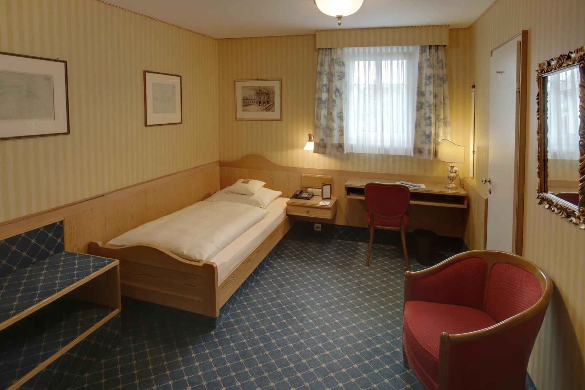 Hotel Brauereigasthof Landwehr-Braeu Reichelshofen Habitación foto