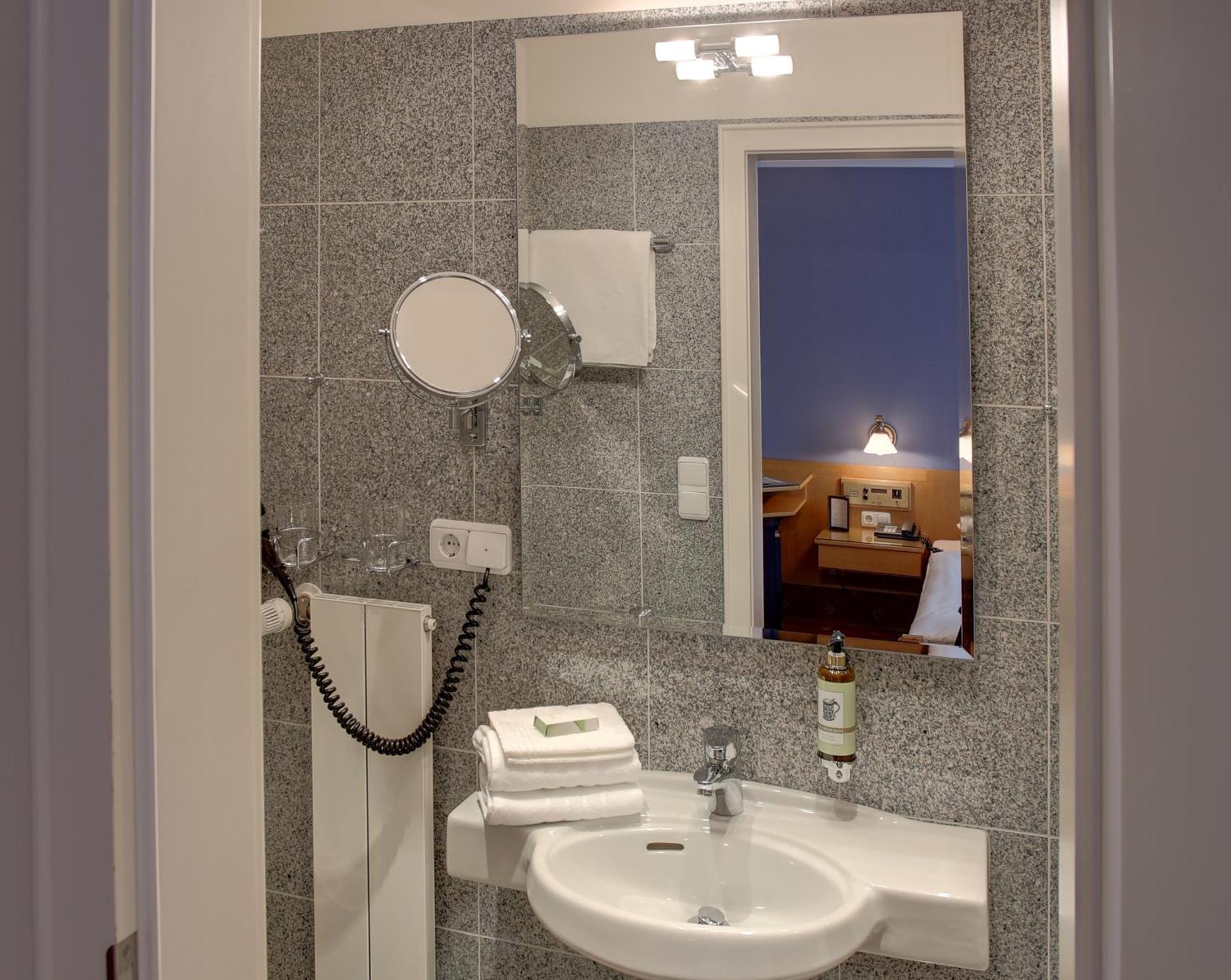 Hotel Brauereigasthof Landwehr-Braeu Reichelshofen Habitación foto